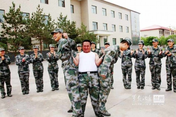 解放军女兵最帅照片，展现力量与荣耀的瞬间，解放军女兵最帅瞬间，力量与荣耀的展现