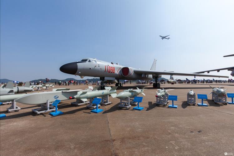 轰-6K轰炸机的特点深度解析，轰-6K轰炸机特性深度剖析