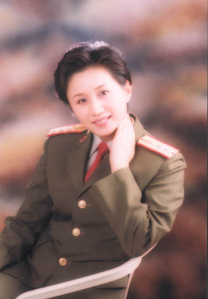 军事节目主持人的风采，那些闪耀的明星与他们的图像印记，军事节目主持人的风采，明星主持与他们的独特印记