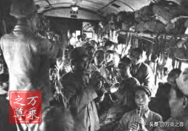 中国人民志愿军战歌朗诵视频，英勇无畏，永垂不朽的英雄赞歌，中国人民志愿军战歌朗诵，英勇赞歌，永垂不朽的英雄精神