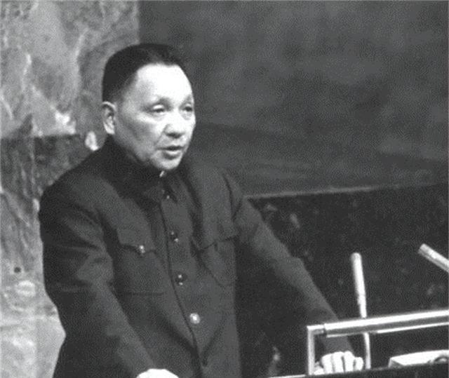 回顾历史，铭记时刻，驻港部队入港实况纪实，驻港部队入港实况纪实，历史时刻的铭记