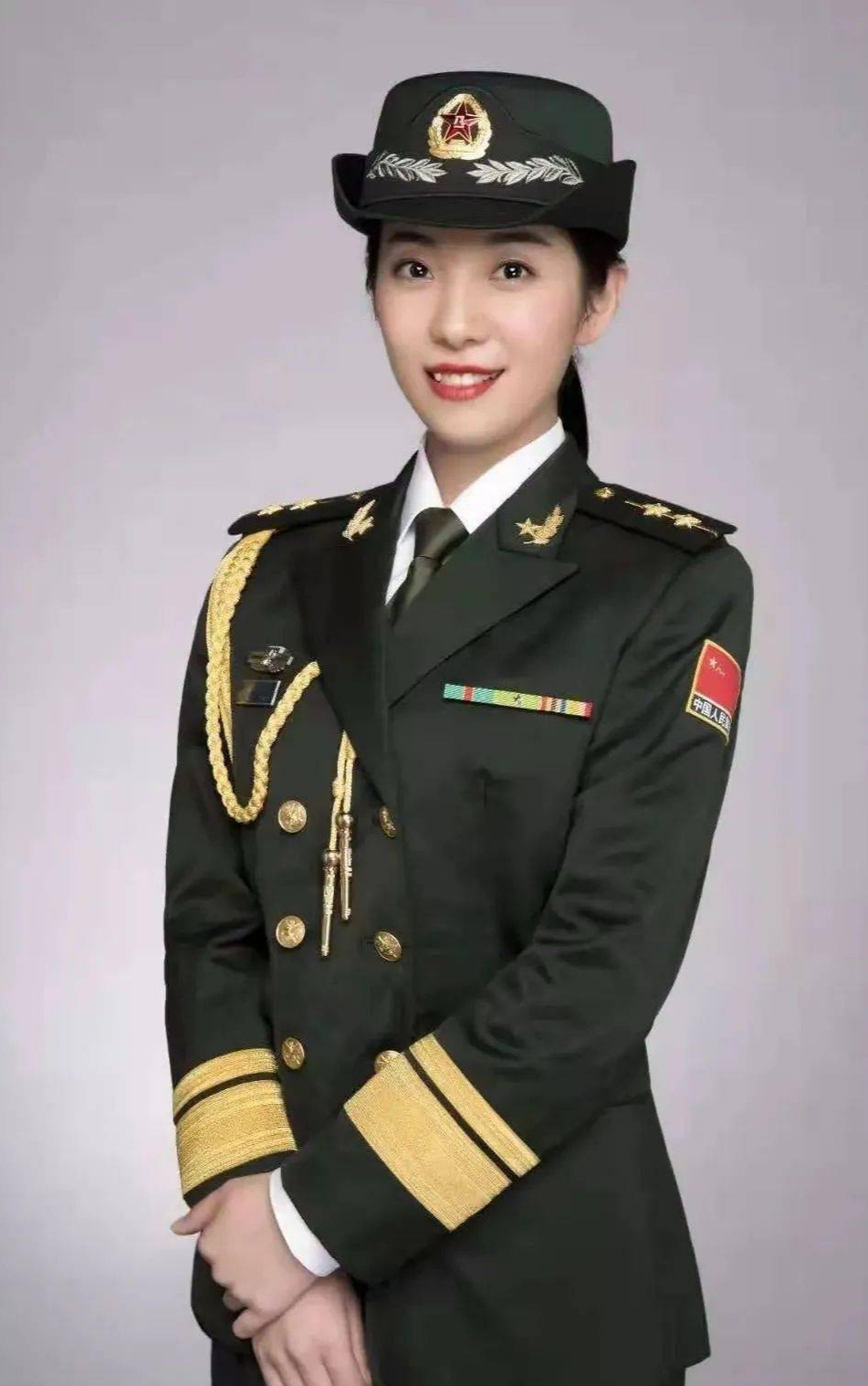 中国女兵礼服裙，传统与现代的融合之美，中国女兵礼服裙，传统与现代融合之美