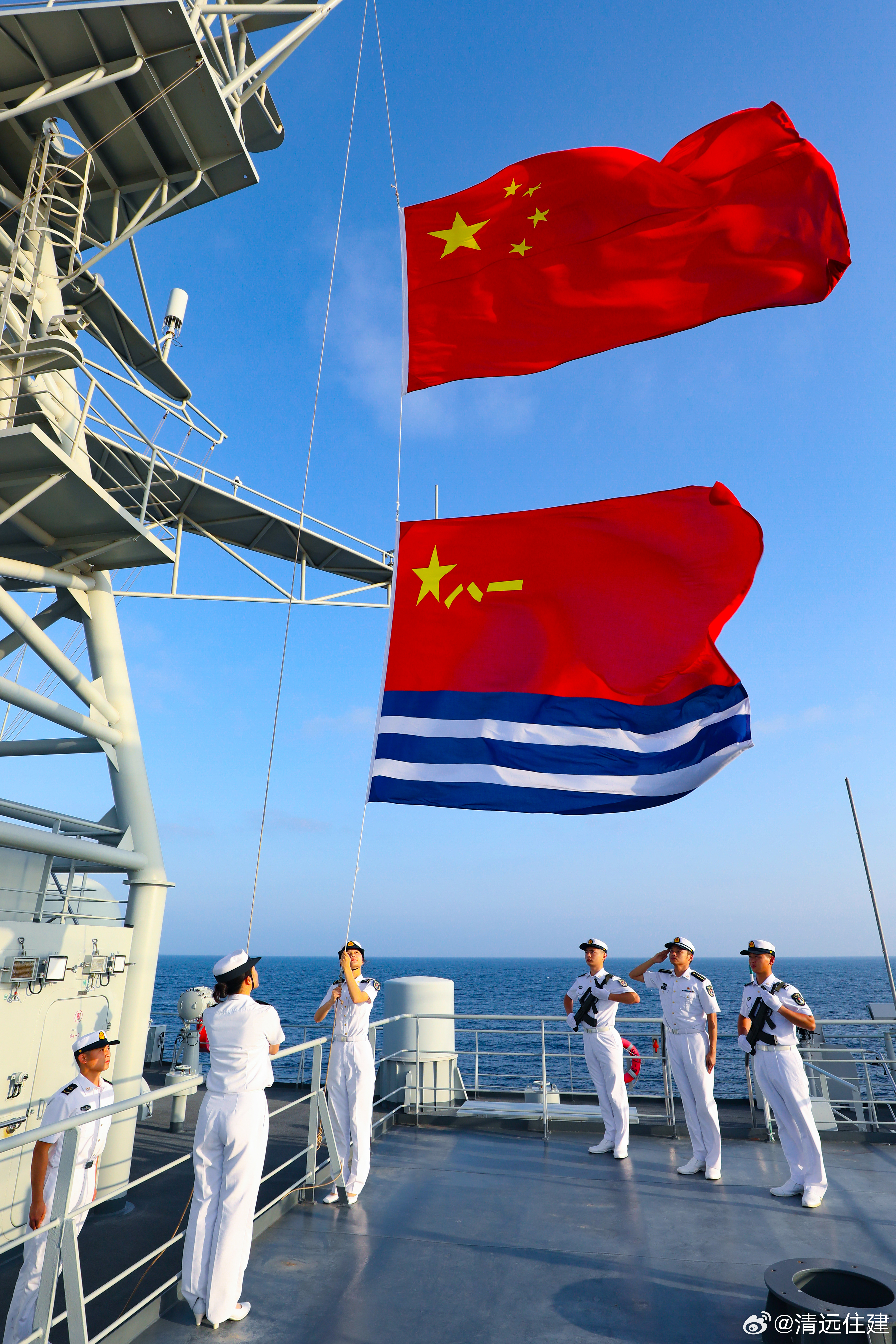 人民海军辉煌七十五载，荣耀与梦想同行，人民海军七十五载辉煌历程，荣耀与梦想同行