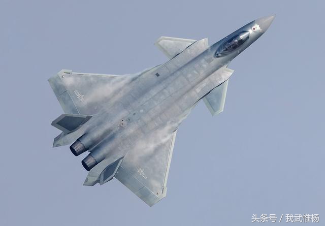 歼20与F22，谁更胜一筹？——罗湖区委书记的视角解读，罗湖区委书记解读，歼20与F22，谁为优胜？