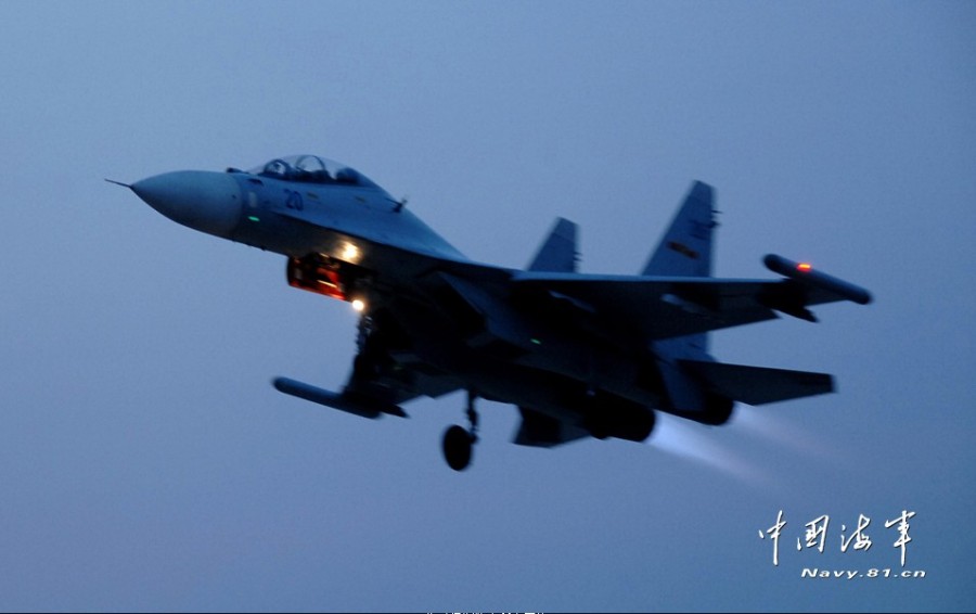 中国海军航空兵战斗机，捍卫蓝天，展示力量，中国海军航空兵战斗机捍卫蓝天，展示力量风采