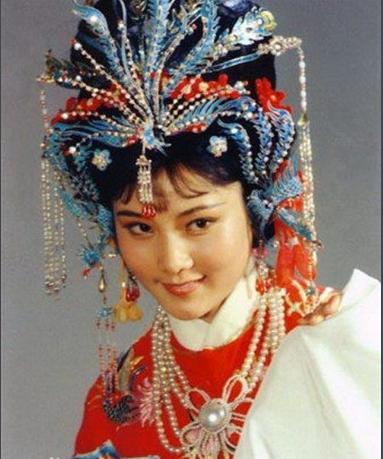今天的中国，繁荣、活力与潜力的交织，今日中国，繁荣活力与潜力的交响