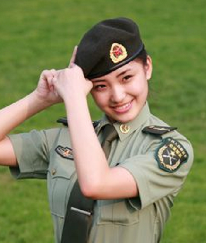 中国女兵身材的魅力与力量，中国女兵，魅力与力量的完美结合
