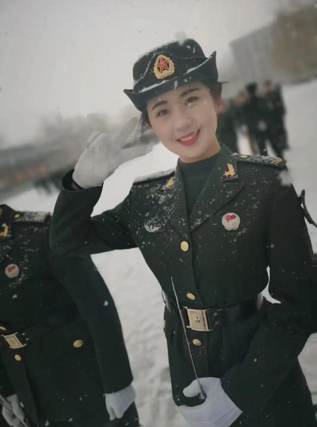 仪仗兵黄倩倩现状，荣耀与坚持，仪仗兵黄倩倩，荣耀与坚持的现状