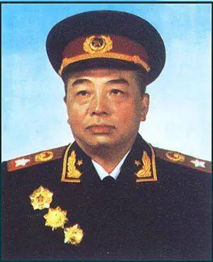 中国人民志愿军司令员兼政治委员的卓越领导——回顾历史，铭记英雄，中国人民志愿军司令员兼政治委员的卓越领导，历史铭记英雄之路