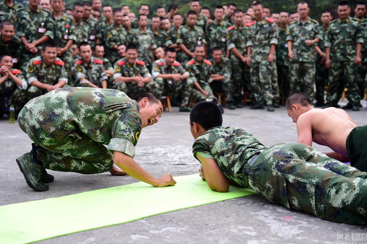 武警老兵打新兵，反思与探讨，武警老兵打新兵事件，深度反思与探讨