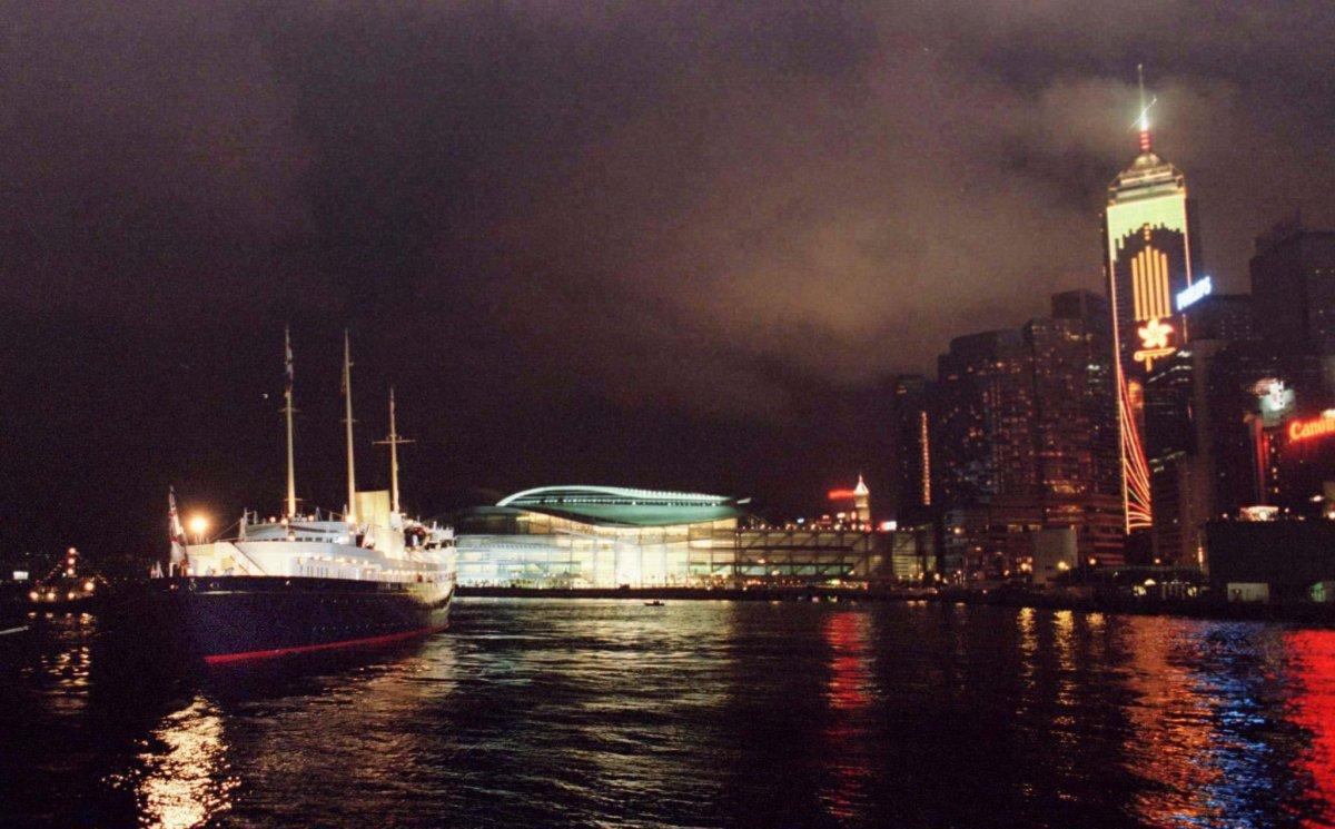 今晚香港9点35分的独特魅力与启示——以06年为视角，从06年视角看香港今晚9点35分的独特魅力与启示
