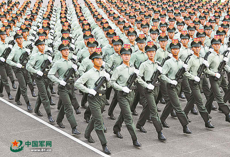 荣耀瞬间与时代步伐