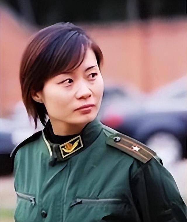 颜红君个人资料，一位引人注目的个人风采，颜红君的个人风采展示