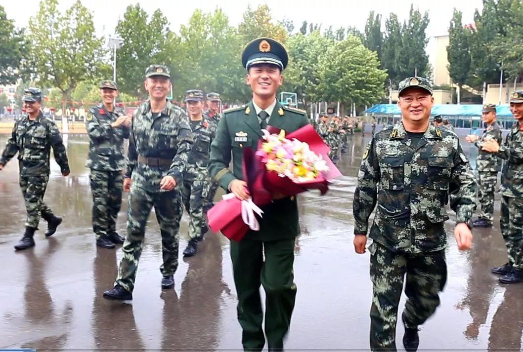 人民海军70周年阅兵式，日本旭日旗引发的深度思考，人民海军70周年阅兵式，日本旭日旗背后的深度思考