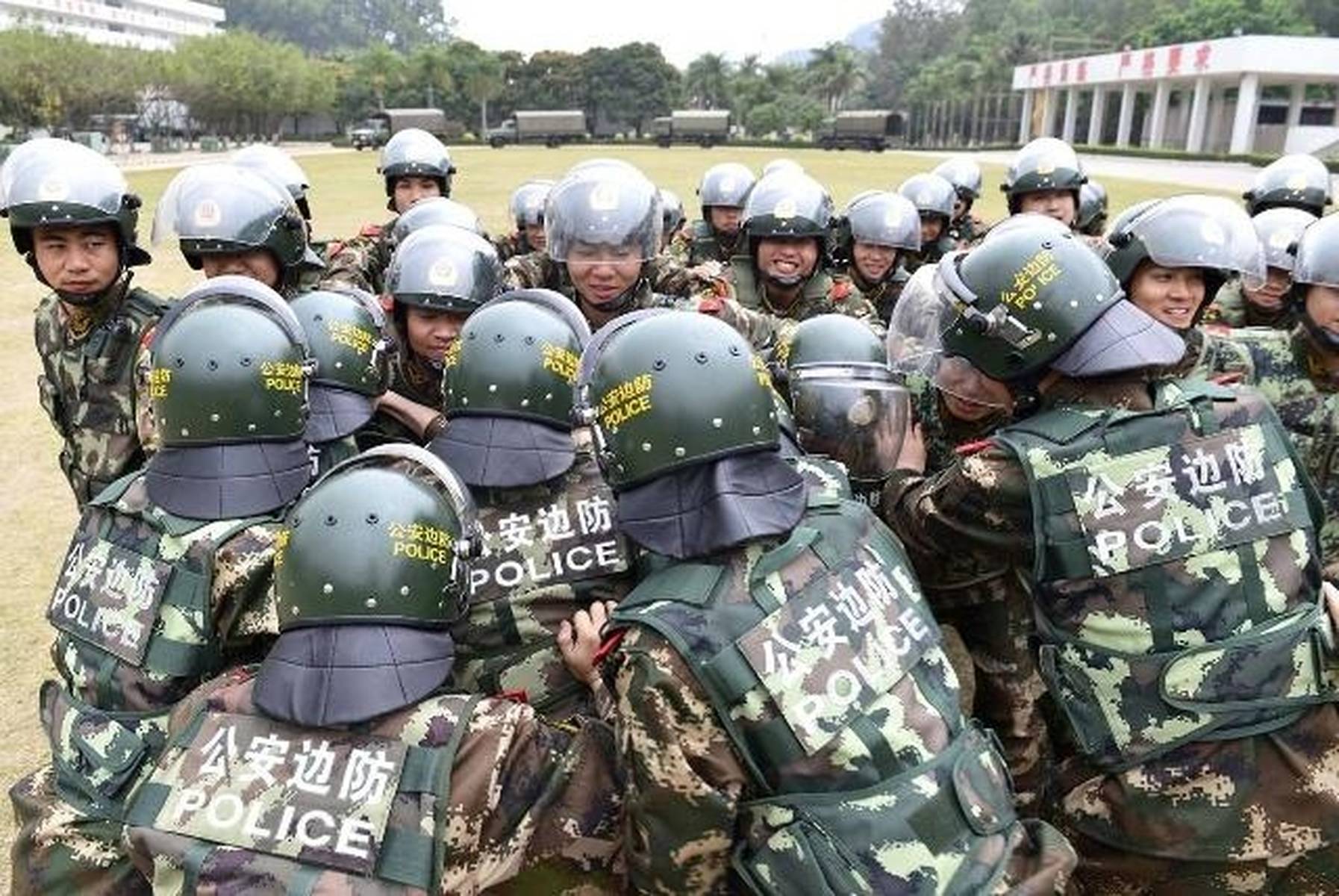 边防武警士兵转为警察，职业转型与荣誉接力，边防武警士兵转岗警察，职业转型与荣誉传承