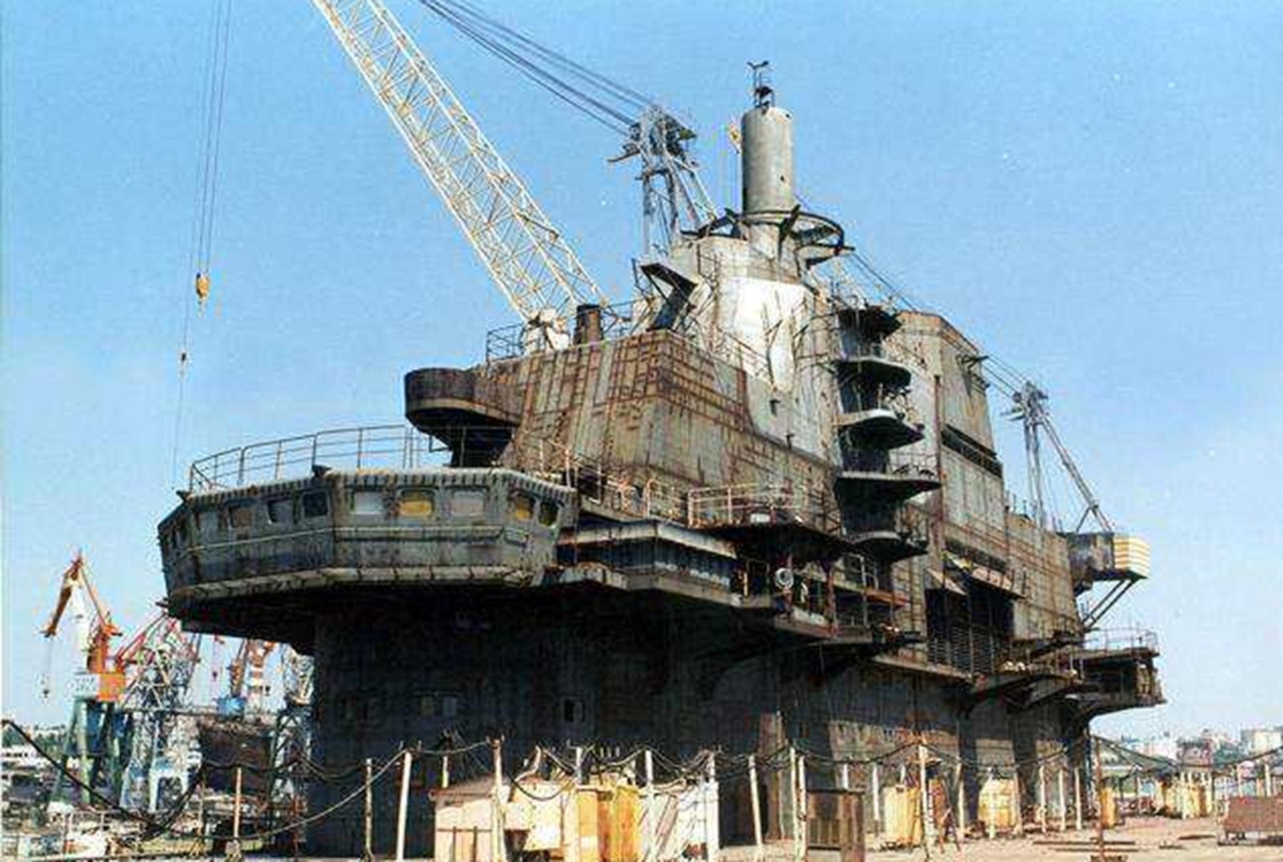 瓦良格号建造年份探究，瓦良格号建造年份揭秘