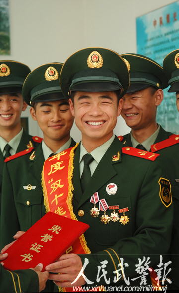 武警军官礼服，荣耀的象征与时代的印记，武警军官礼服，荣耀与时代的象征