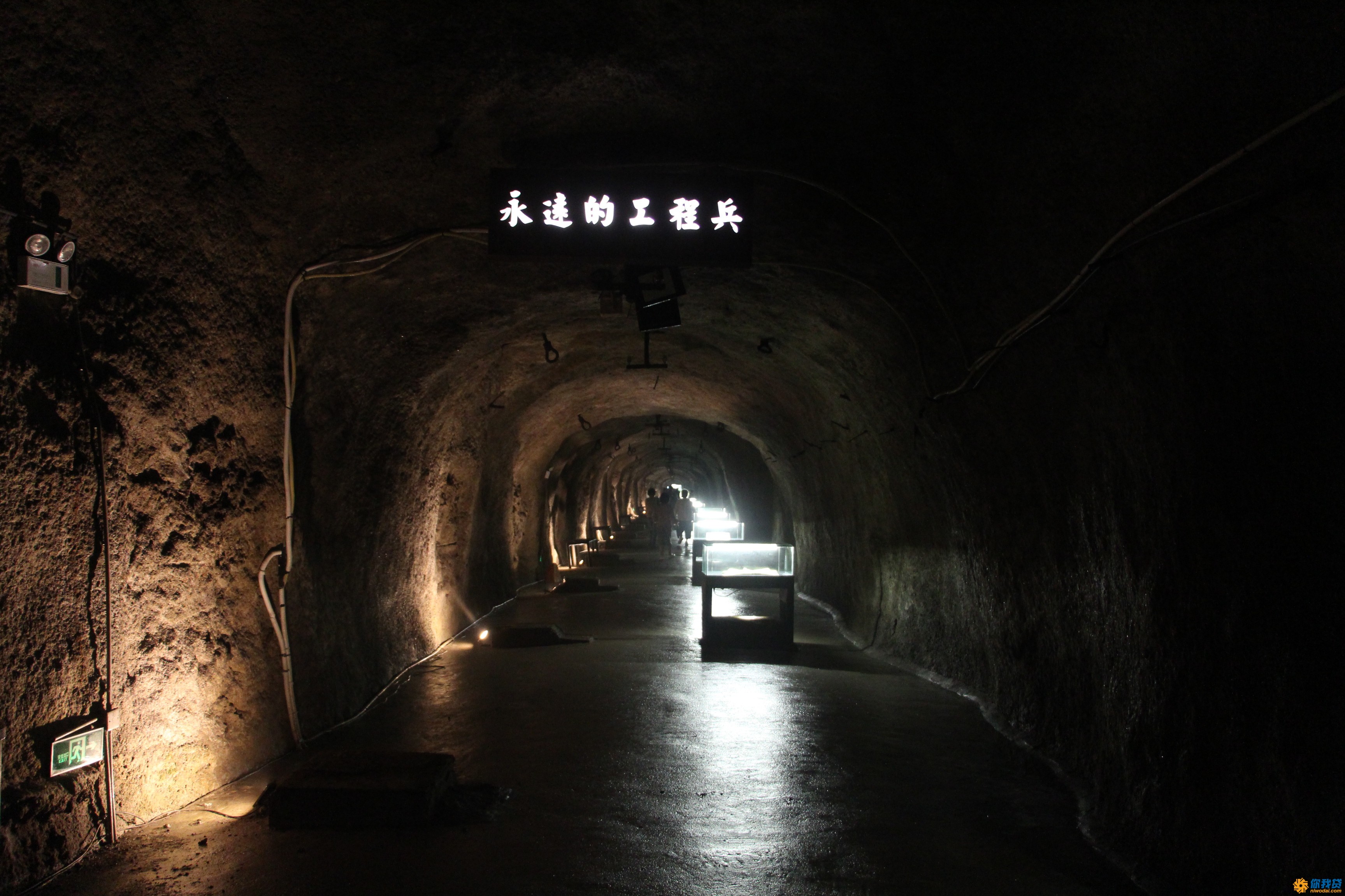 探索神秘之地，816军工洞观后感，探索神秘军工洞，816军工洞的震撼与启示