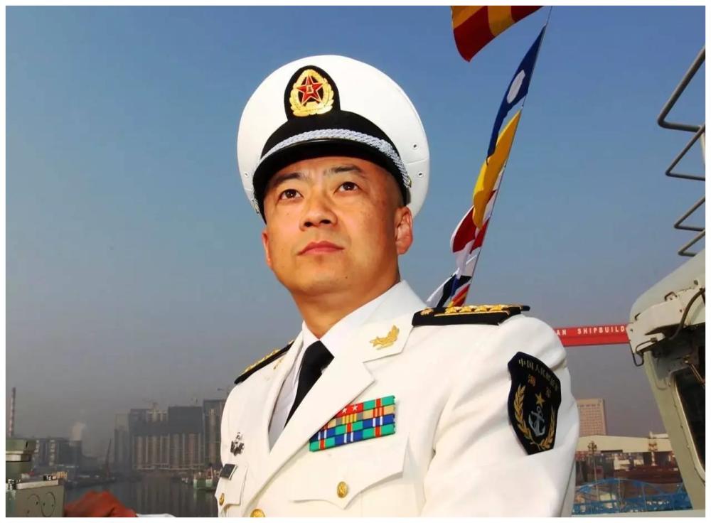 辽宁舰航空母舰的舰长是谁？揭秘中国海军精英人物，揭秘辽宁舰航空母舰舰长身份，中国海军精英人物探秘