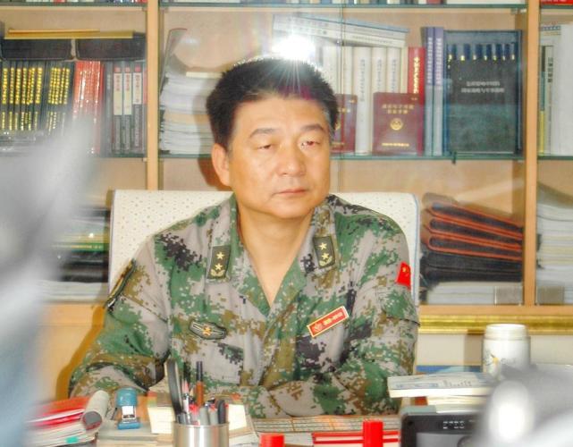 昆明十四军军长，历史中的英雄与现代军队的灵魂，昆明十四军军长，历史英雄与现代军队之魂