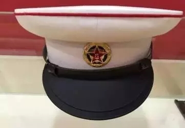 武警部队更换帽徽，新标志的象征与时代的进步，武警部队换新帽徽，时代进步的象征