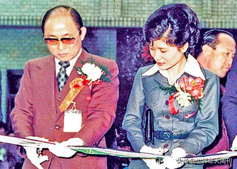 文在寅的总统生涯，探究其任期内的政治实践与影响，文在寅总统生涯的政治实践与影响探究
