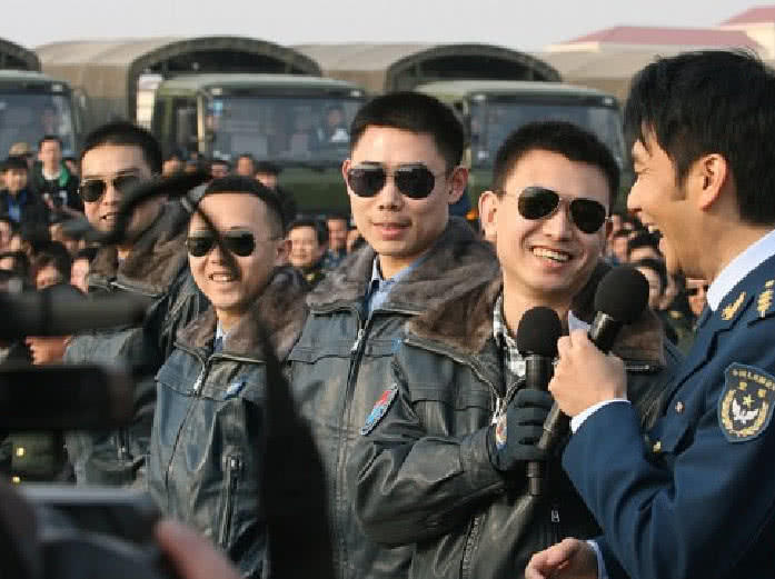 中国空军电影排行榜前十名，经典与荣耀的飞翔传奇，中国空军电影排行榜前十，传奇飞行的经典与荣耀