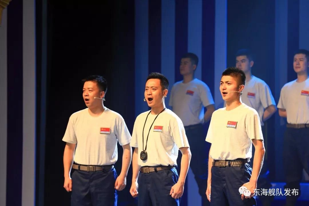 庆祝海军70周年评，光荣与辉煌的历史见证，庆祝海军70周年大典，光荣历程与辉煌成就的历史见证