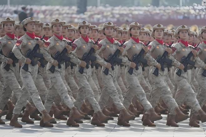 阅兵是为了展示什么，阅兵大典，展示国家力量与荣耀的瞬间