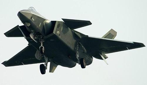 歼-20与F-22最新对比,空中霸主之争的较量,歼-20与F-22空中霸主之争的最新较量对比